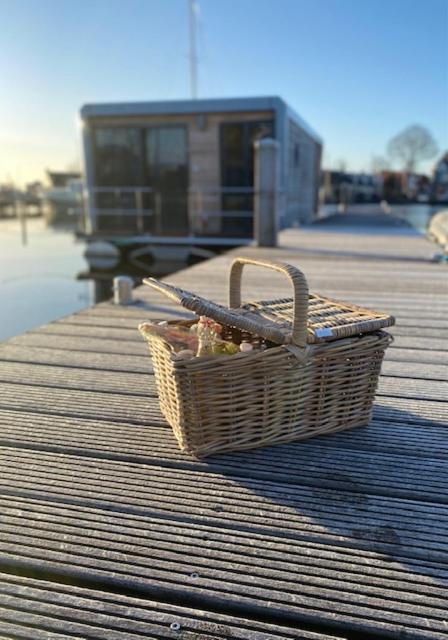 Luxe Houseboat Skoft Hotel Grou Exterior foto